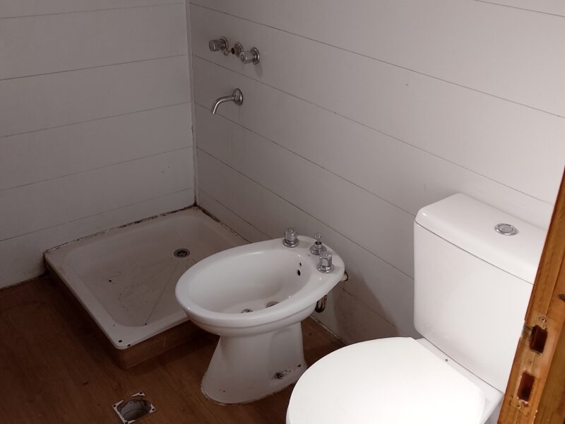 VENDO Terreno con Casa tipo Cabaña