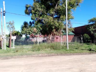 Vendo Terreno con Casa tipo Cabaña