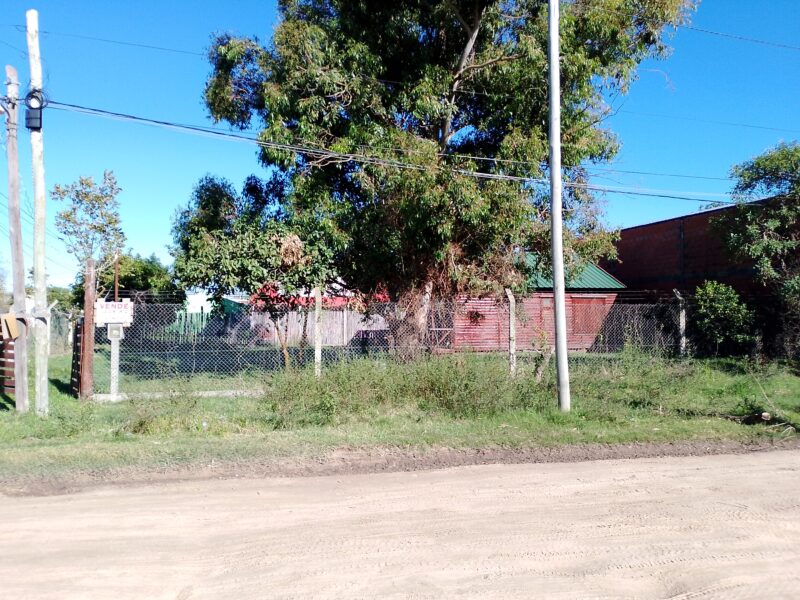 VENDO Terreno con Casa tipo Cabaña