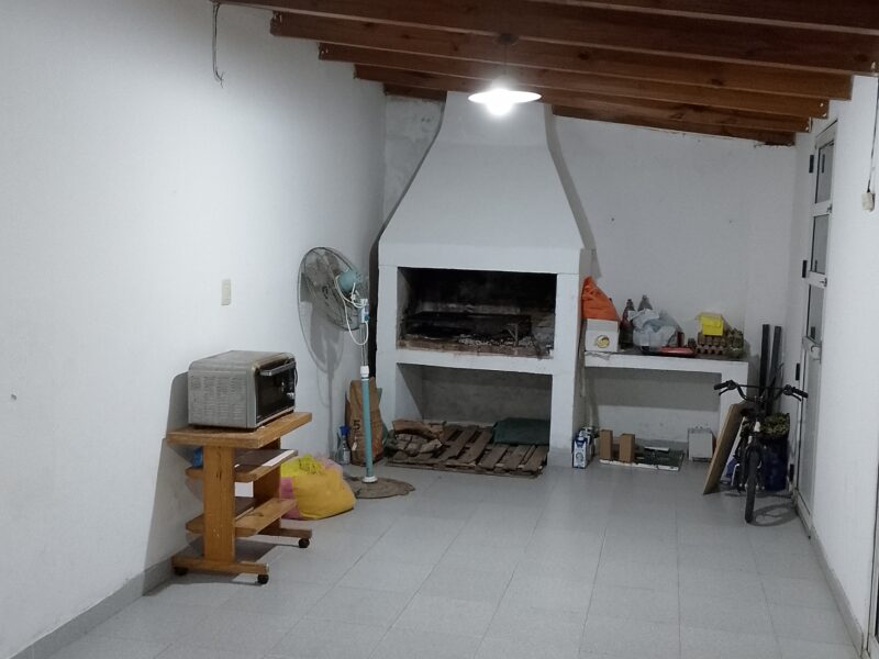 VENDO CASA BARRIO 65 VV