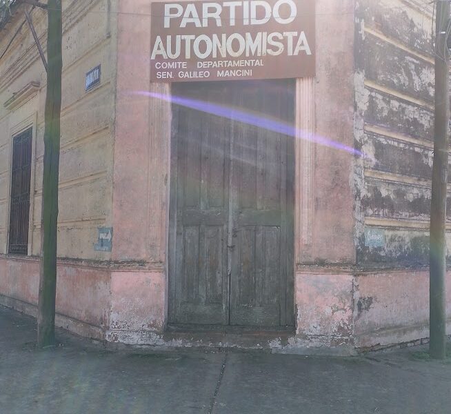 Alquilo Local Comercial San Martín y Mancini