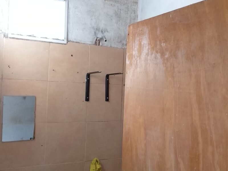 Alquilo Local Sta Rita 163