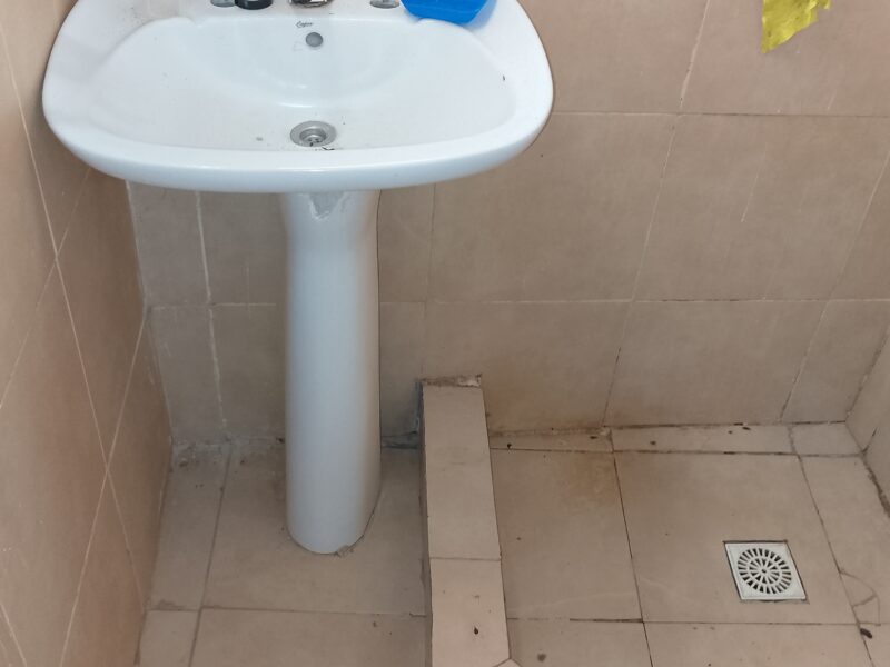 Alquilo Local Sta Rita 163