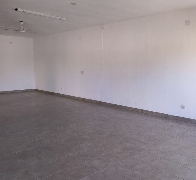 Vendo Terreno con Local Comercial