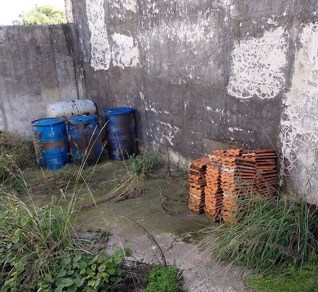 Vendo Terreno con Local Comercial