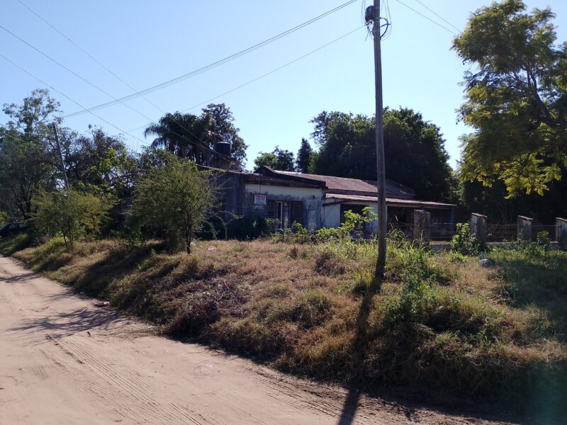 Vendo Casa con Terreno sobre Ruta Nac. N°12