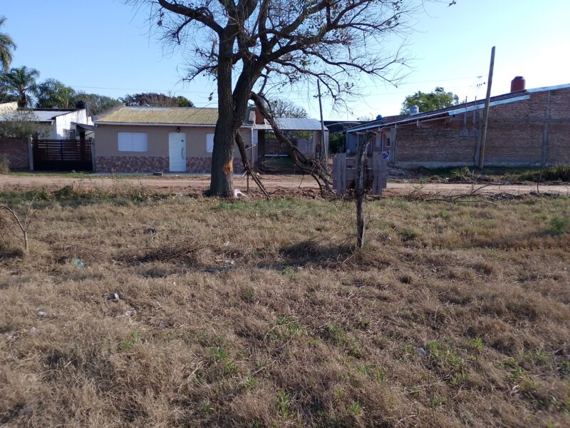 Vendo Terreno a 1 Cuadra Ruta Nac. N°12