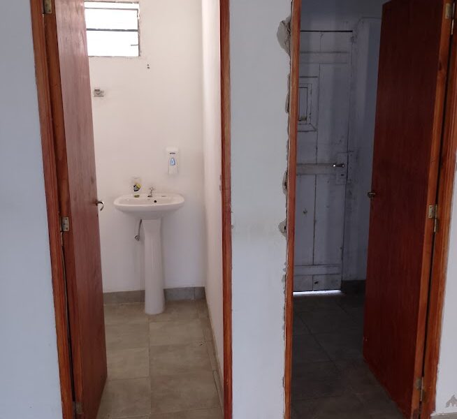 Vendo Terreno con Local Comercial