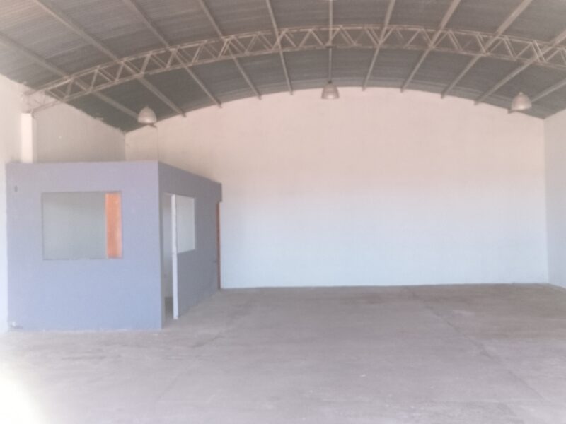 ALQUILO Galpón | Esquina Corrientes