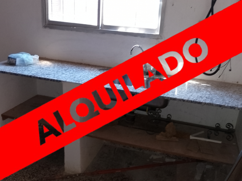 ALQUILO Departamento a Refaccionar | Esquina Corrientes