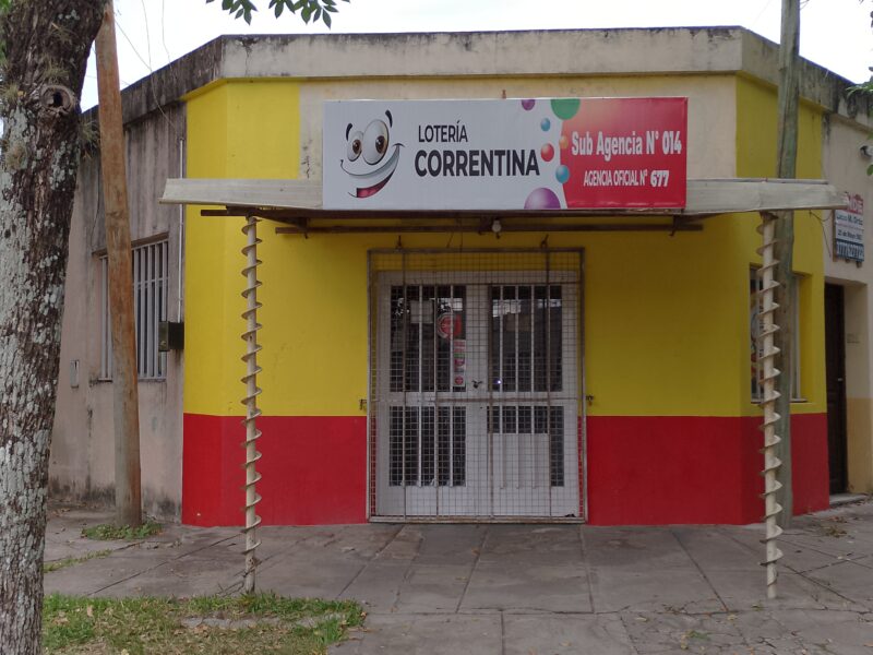 VENDO Casa con 5 Dptos. y Local Comercial