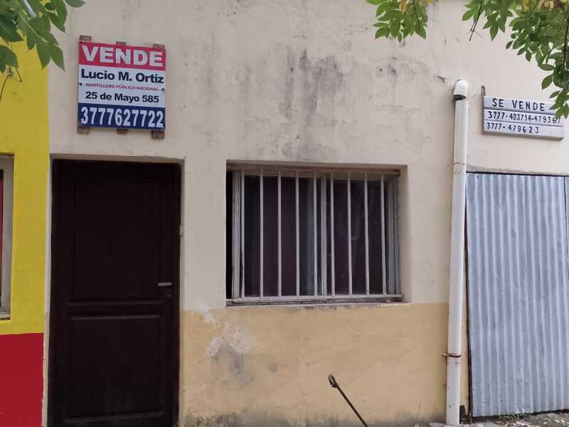 VENDO Casa con 5 Dptos. y Local Comercial