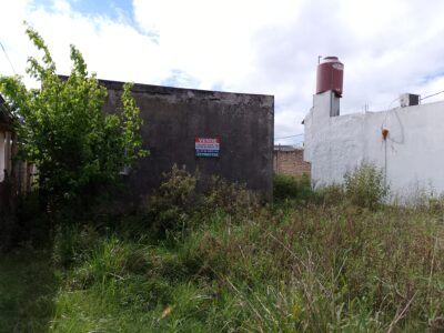 VENDO Casa para Refaccionar | Barrio 90 VV