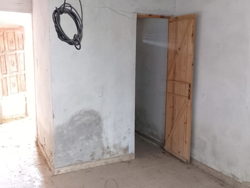 VENDO Casa para Refaccionar | Barrio 90 VV